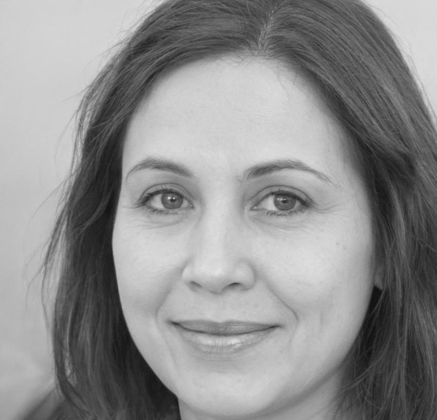 Portrait d'Élise Dubois, consultante en levée de fonds